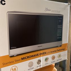 2.2 Cu.FT. Stainless steel microwave oven. You can make offer.