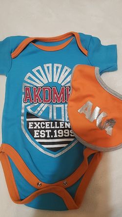 0-3 month baby oncie + bib