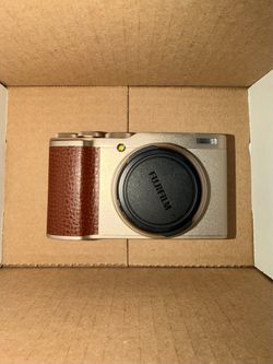 Fujifilm XF-10