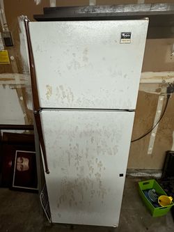 FREE - old small whirlpool fridge - WORKS GREAT - ugly as hell