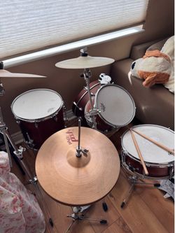 7 piece Drum Set