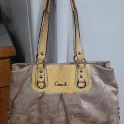 Coach Shoulder Bag 