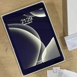 iPad 7th Generation,  Excellent Condition.  Like New 