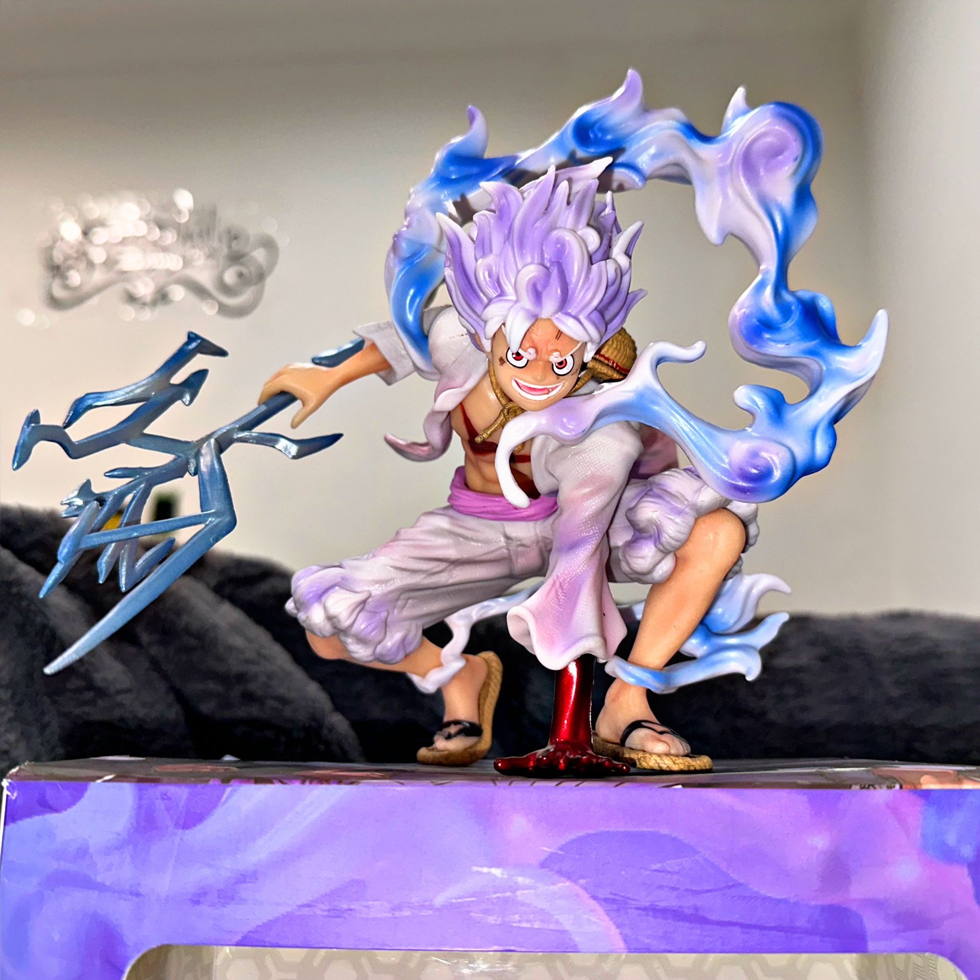One Piece Luffy Gear 5 Squat Nika Hold Lightning Statue GK anime Figure model