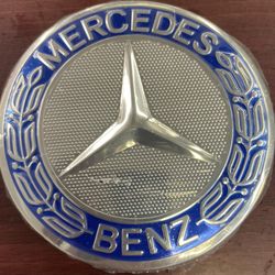 Mercedes Benz’ 75mm Wheel Center Caps X4