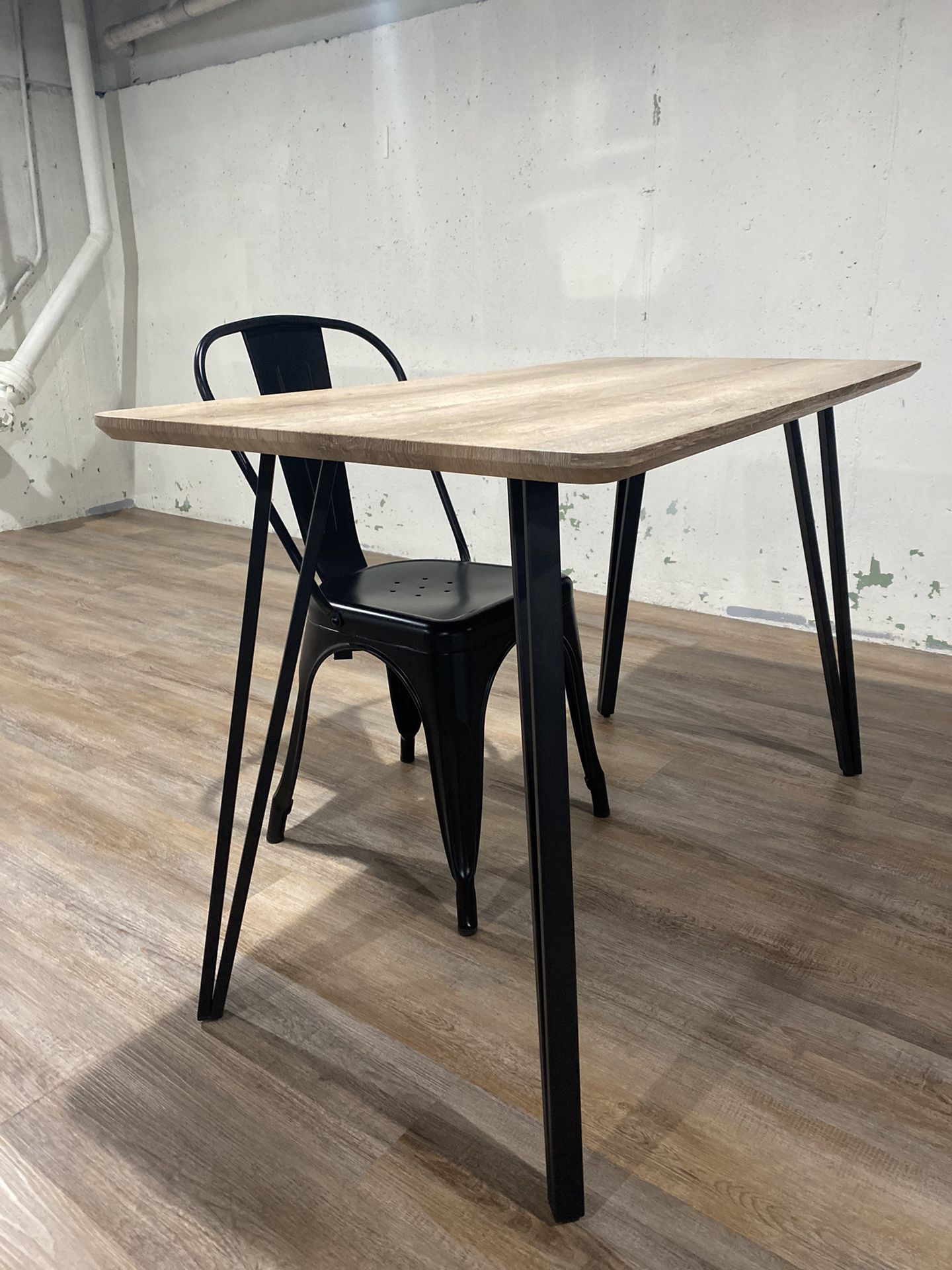 Office Desk With Metal Chair