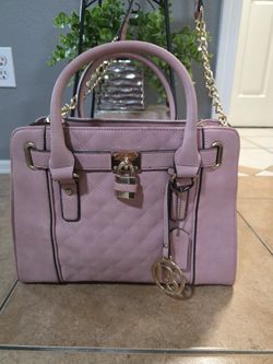 Purse 👛  Dasein Pink Good Condition 