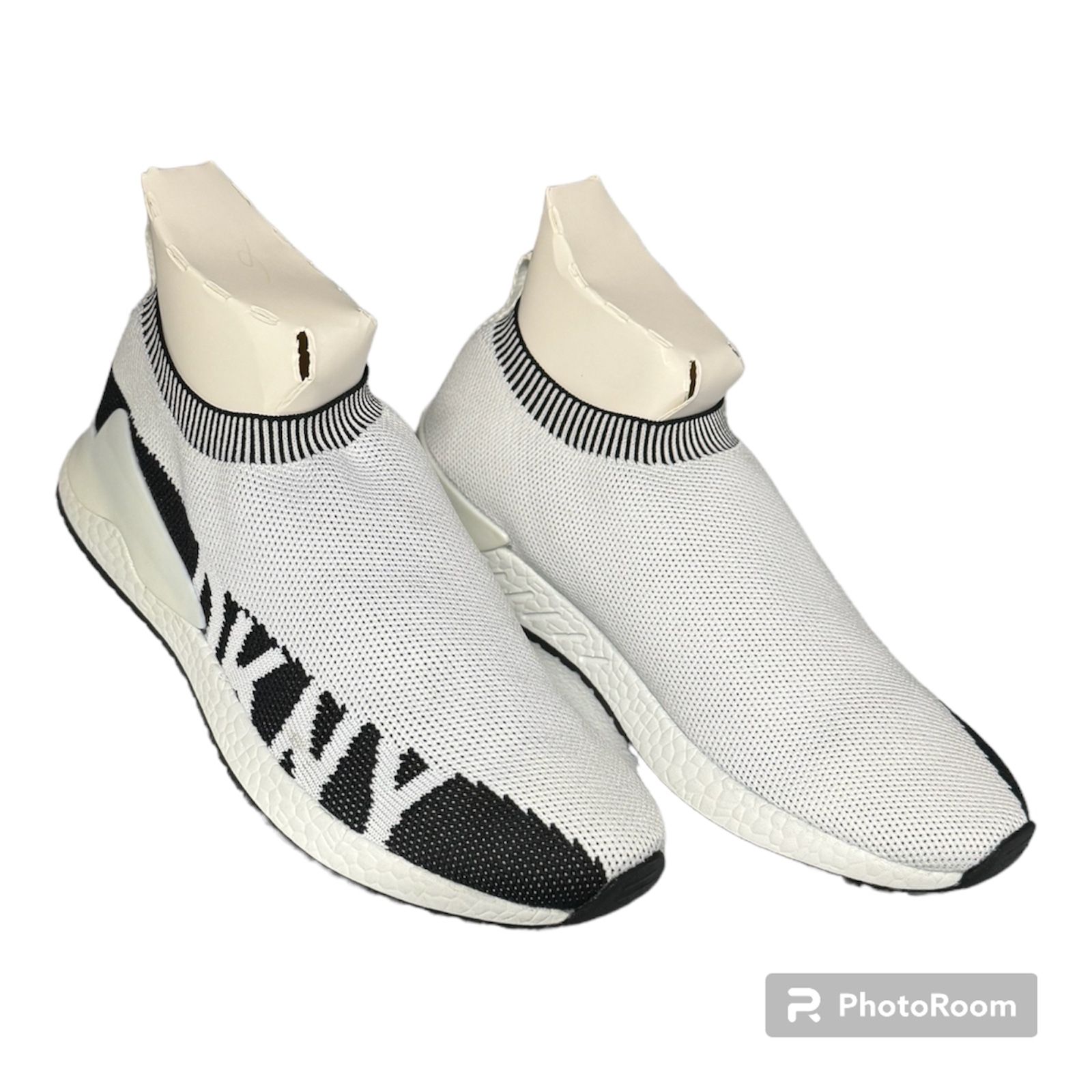 DKNY Womens Rini White Black Slip On Shoes Sneakers NEW Size : 6