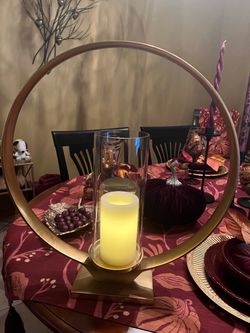 Round Pillar Holder