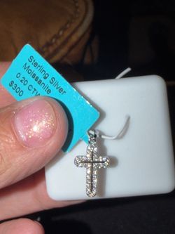 925 solid sterling silver and Moissanite cross pendant