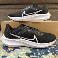 Size 7.5 - Nike Women’s Air Zoom Pegasus 40 “Black White” 
