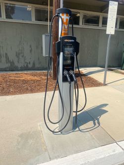 Brand new ChargePoint CT4000 Commercial Dual-Port EV Charging Station – New/Unused