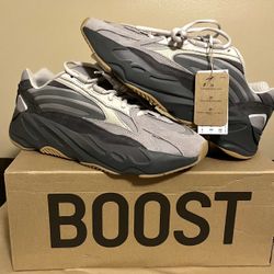 Adidas Yeezy Boost 700 V2  Tephra Size 11 Mens