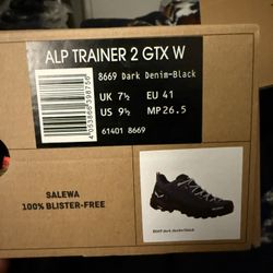 Hiking Shoes  Woman's 9 1/2