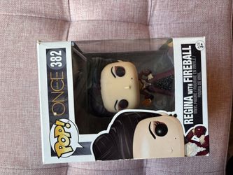 Funko Pop! Vinyl: Disney - Regina Mills (w/ Fireball) #382