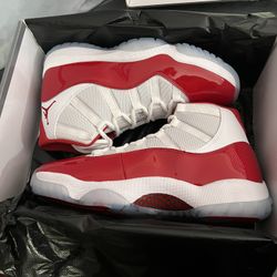 Air Jordan 11 Retro Cherry 2022 US M 10.5