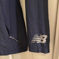 🌧️🧥Like-New Women’s New Balance Rain Coat Windbreaker Zipper Jacket with Hood & Pockets Navy Blue