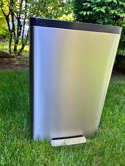 Kitchen metal trash can