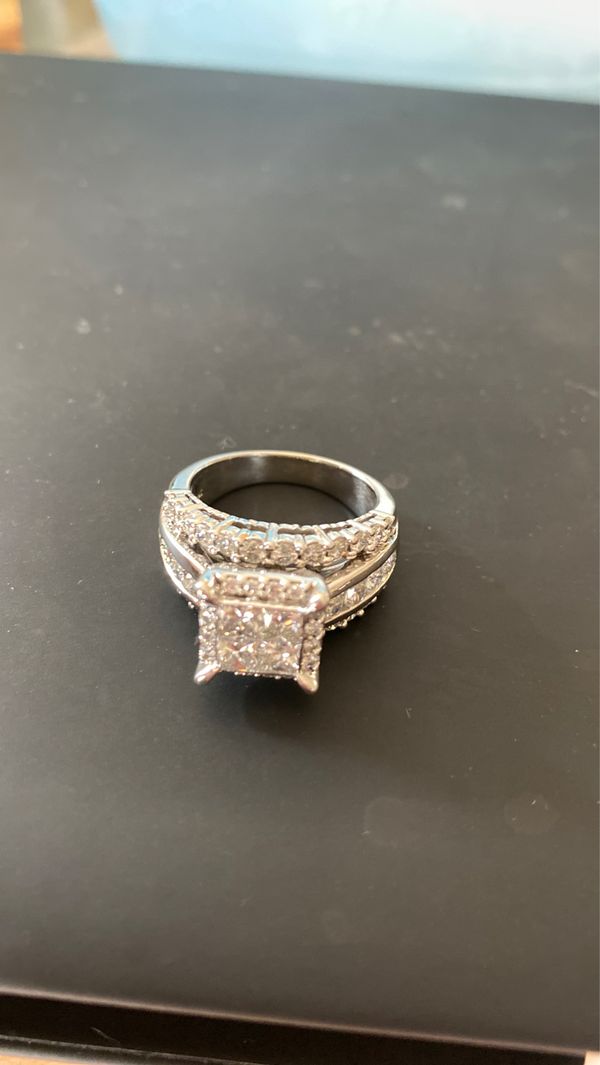 Real 3ct diamond white gold ring for Sale in Ridgefield, WA - OfferUp