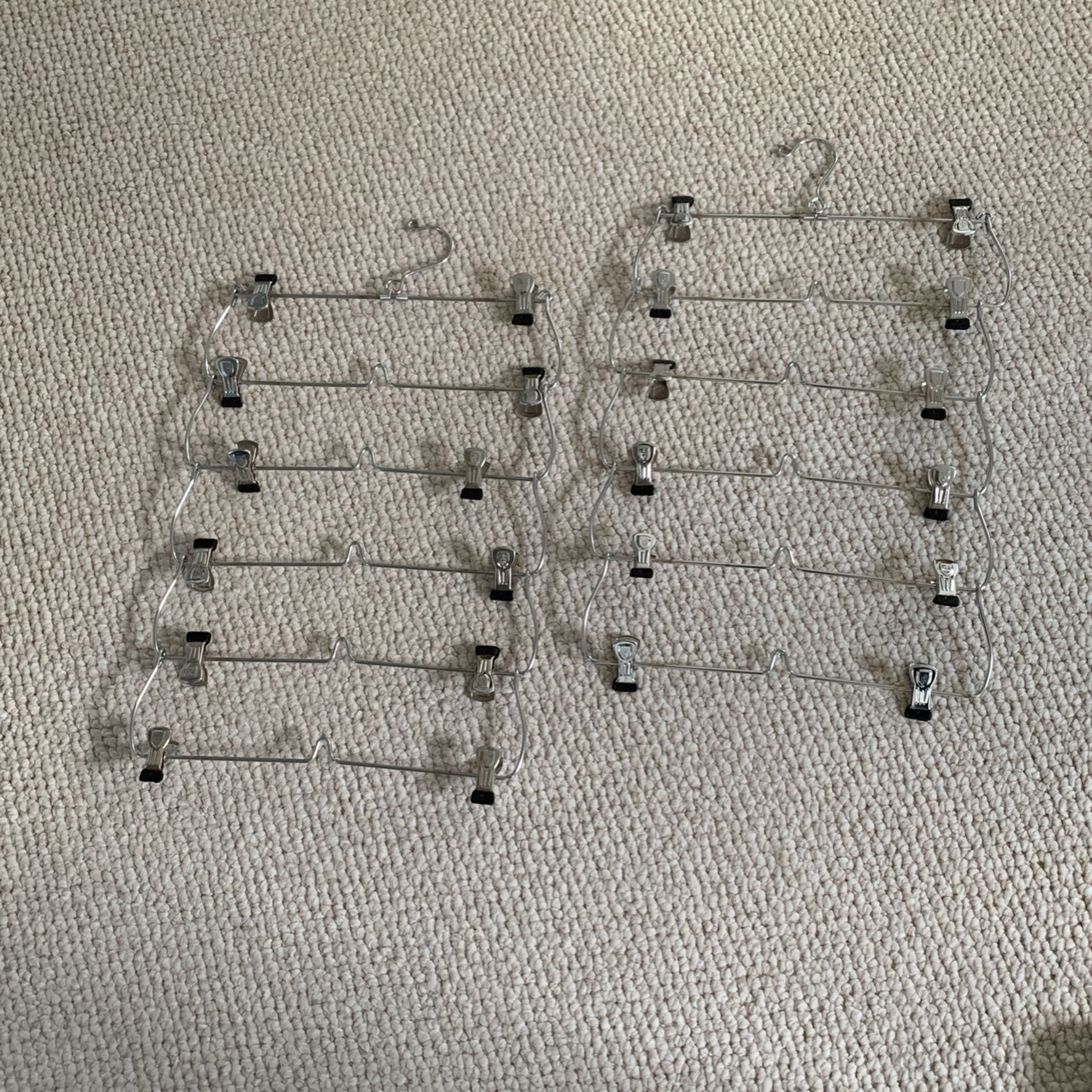 2 Free Pant/skirt Hanger