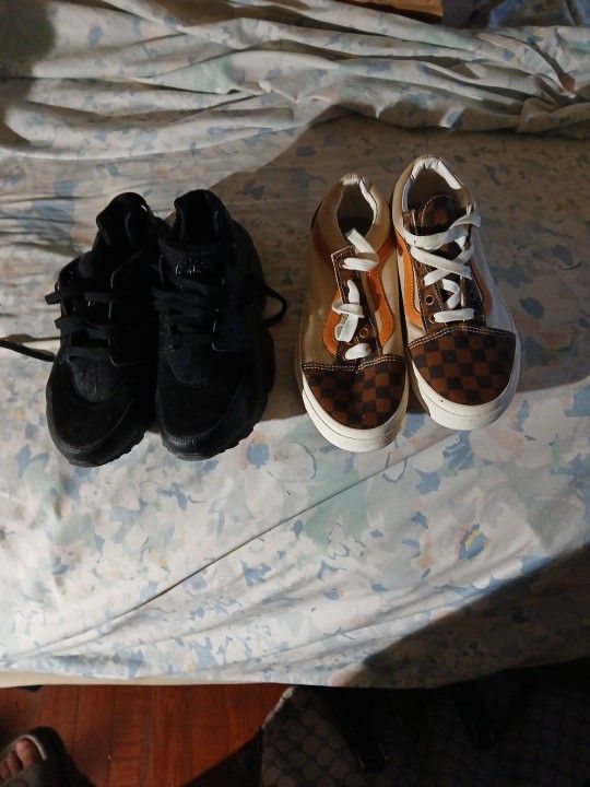 Sneakers