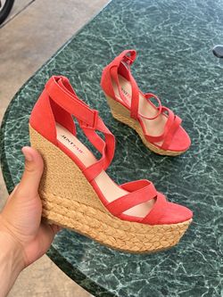 Women’s Wedges & Heels Sizes 8-9