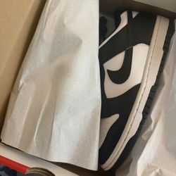 Nike Panda Dunks 