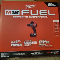 Milwaukee M18  Drill Driver Kit