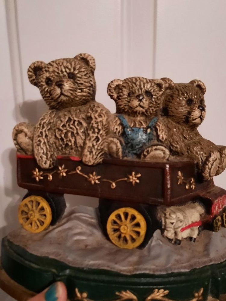 Cute metal Statue Of Teddy Bears With Train