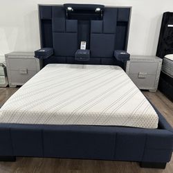 💎💎GORGEOUS TRANSFORMER BED WITH BLUETOOTH AND WIRELESS CHARGERS AND SPEAKERS💥💥 2 FREE NIGHTSTANDS!!