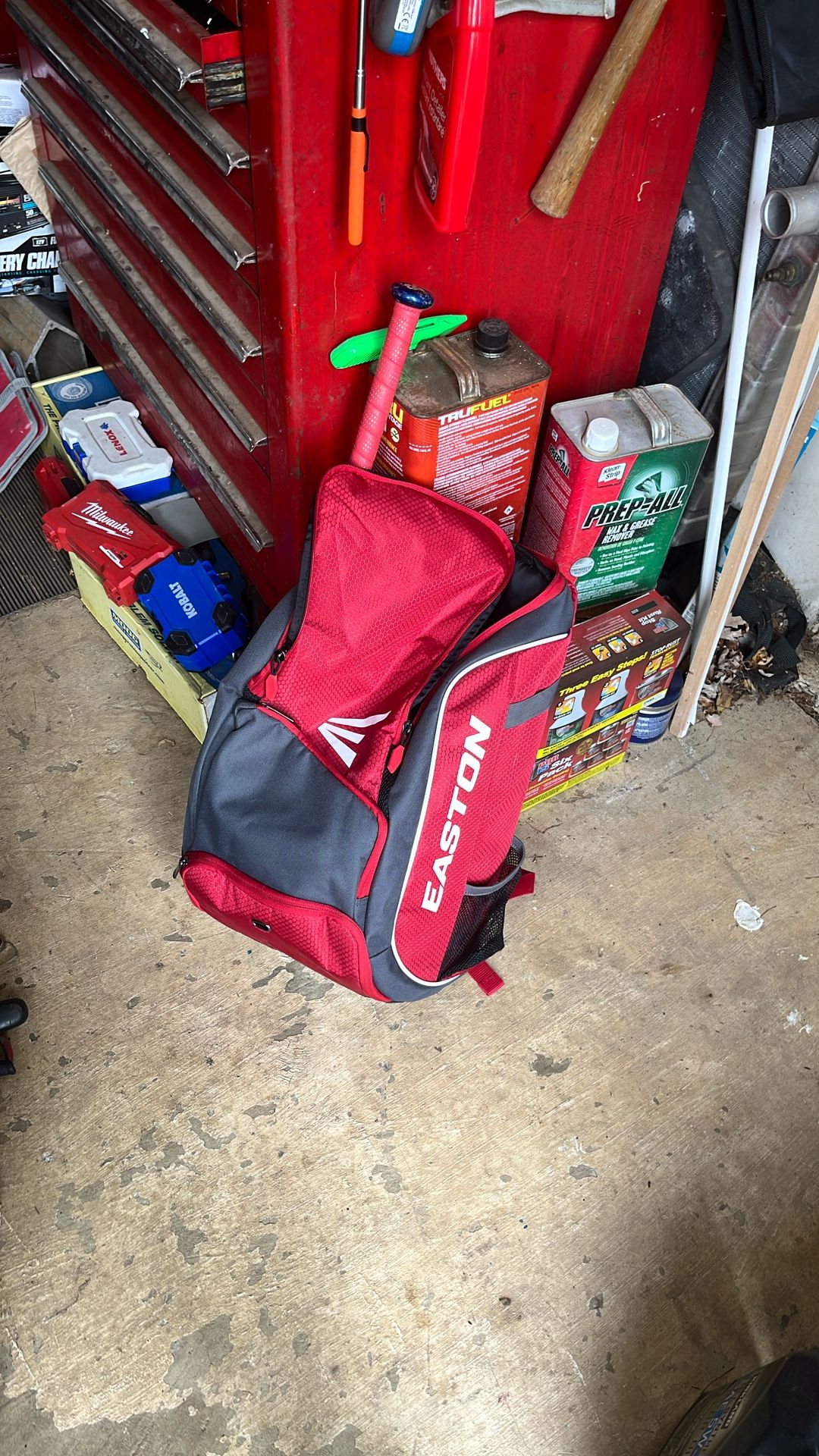 little league baseball bag, bat, balls , pitching machine