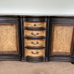 Sideboard/Cabinet