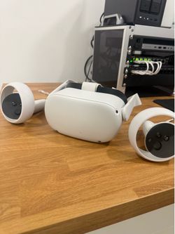 Oculus Quest 2 VR Headset with Controllers