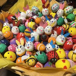 Canasta de  Easter con Siento Vente Cascarron con confetti