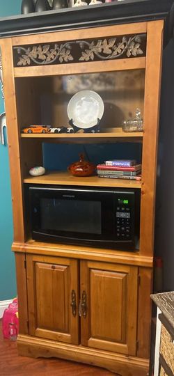 Hutch With Microwave