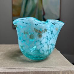 Vintage Hand Blown Art Glass Vase ( 4" ) firm on price