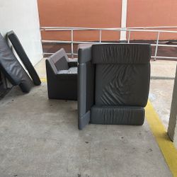 Free Smoke Free Couch 
