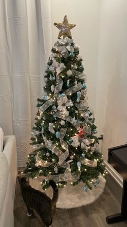 6ft Pre-Lit Christmas Tree (incl ornaments)