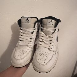 Jordan 1 Mid