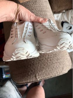Sketchers sneakers size  9 like new