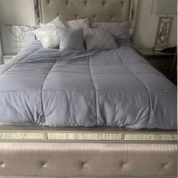 4 Piece Bedroom Set With Queen Bed
