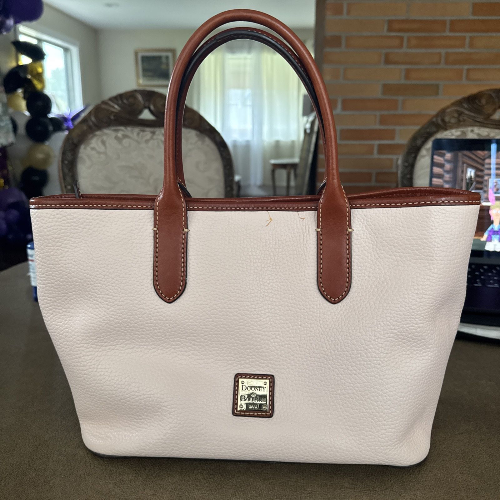 Dooney & Bourke Tote,All Products : American Fashion Style Bags On Sale