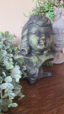 Small Creepy Bust