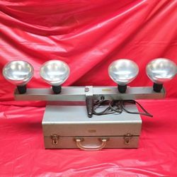 SMITH VICTOR 4 LIGHT FOLDING BAR & CASE $40