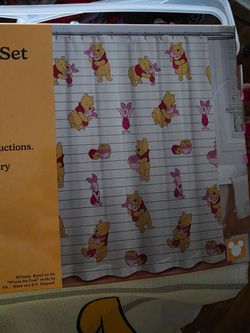 Disney Winnie the Pooh Shower Curtain Set