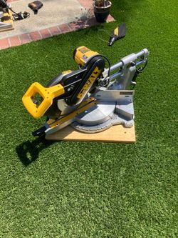 Dewalt 12” sliding Compound Miter Saw w/table