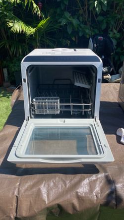 Countertop dishwasher