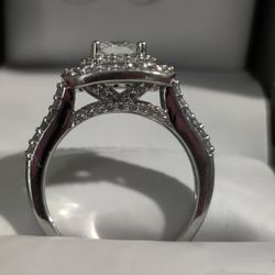 Engagement Sim Diamond Ring