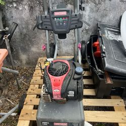 PRESSURE WASHER. 2200PSI