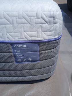 Nectar Luxe King - like new!